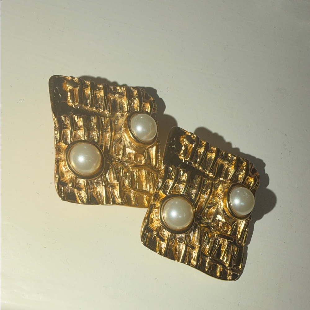 Gold-Plated Pearl Accent Clip-On Earrings - Women Jewelry VINTAGE